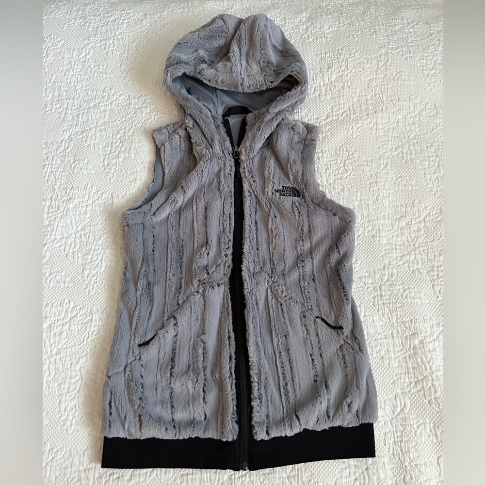 NWOT THE NORTH FACE VEST